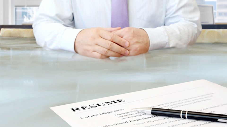 応募書類では見えない点を面接でチェックのイメージ