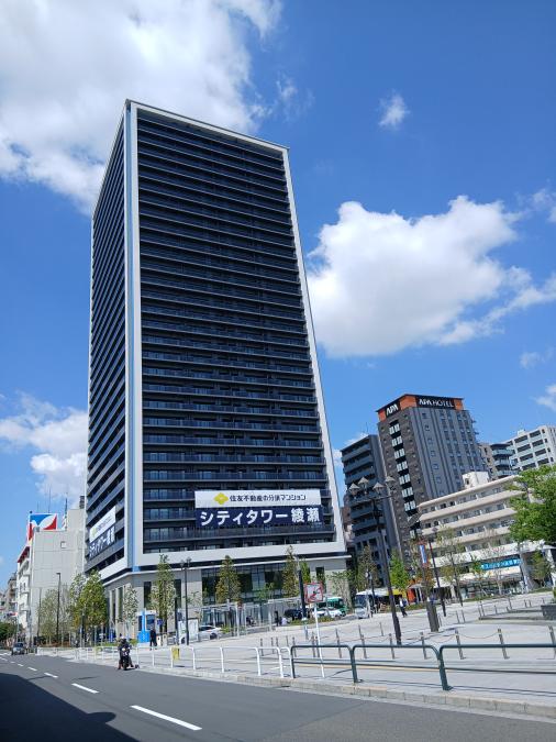 駅前にはマンションが多く人口密集しています。のイメージ