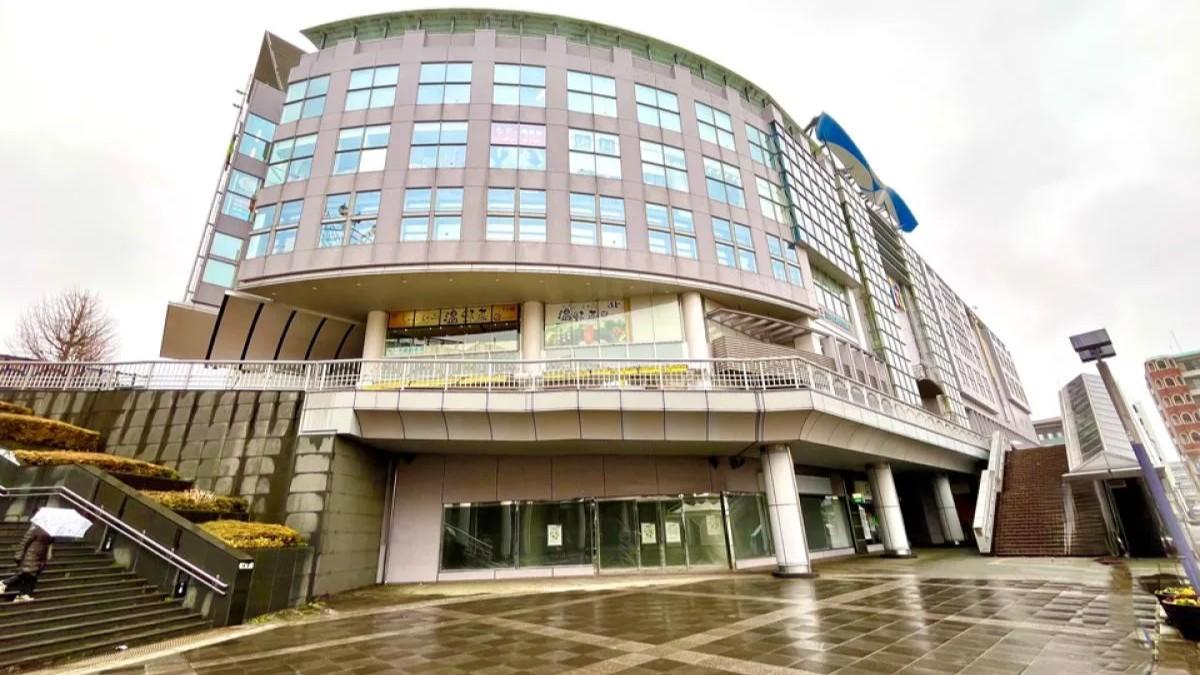 バス・タクシー・自家用車用ロータリーに面しています!のイメージ